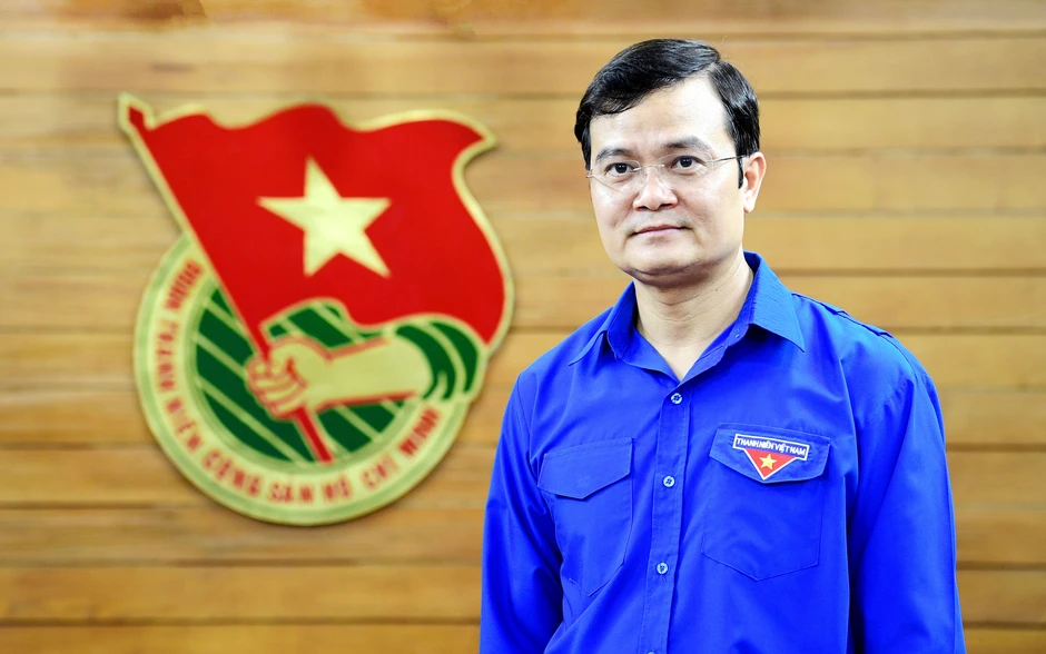 Tiểu sử đồng chí Bùi Quang Huy - Bí thư thứ nhất Trung ương Đoàn khoá XIII Tiểu sử đồng chí Bùi Quang Huy - Bí thư thứ nhất Trung ương Đoàn khoá XIII