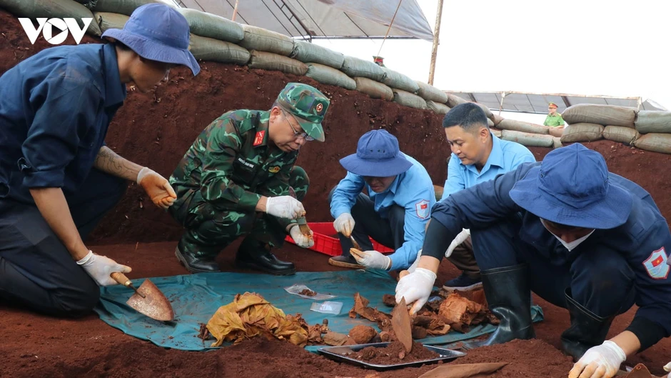 Tìm thân nhân cho các liệt sĩ qua di ảnh vừa quy tập tại TP. Đồng Nai Tìm thân nhân cho các liệt sĩ qua di ảnh vừa quy tập tại TP. Đồng Nai