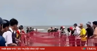 Tìm thấy một trong hai cháu bé bị đuối nước khi tắm biển ở Thanh Hóa