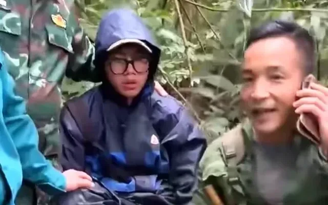 Tìm thấy nam sinh sau hơn 36 giờ mất tích trên núi Tam Đảo Tìm thấy nam sinh sau hơn 36 giờ mất tích trên núi Tam Đảo