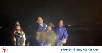 Tìm thấy thi thể 1 cháu bé trong vụ 2 cháu mất tích khi tắm biển