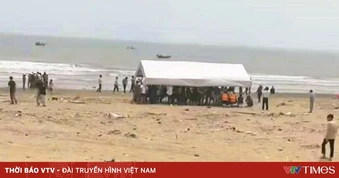 Tìm thấy thi thể 2 nam sinh mất tích khi tắm biển ở Thanh Hóa