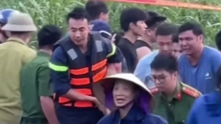 Tìm thấy thi thể 5 học sinh đuối nước ở Phú Thọ Tìm thấy thi thể 5 học sinh đuối nước ở Phú Thọ