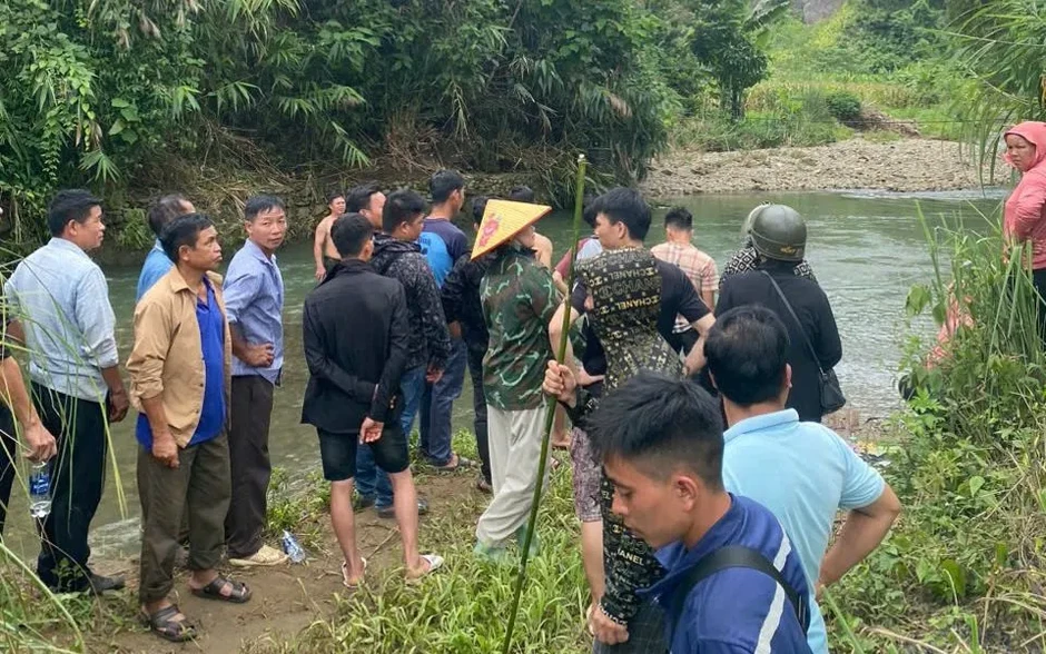 Tìm thấy thi thể cháu bé bị đuối nước sau 5 ngày nỗ lực tìm kiếm Tìm thấy thi thể cháu bé bị đuối nước sau 5 ngày nỗ lực tìm kiếm