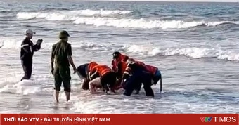 Tìm thấy thi thể du khách Hà Nội mất tích trên biển Cửa Tùng sau khi cứu con