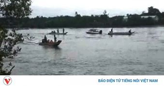 Tìm thấy thi thể giáo viên tiểu học tử vong sau vụ lật vỏ lãi ở Cà Mau