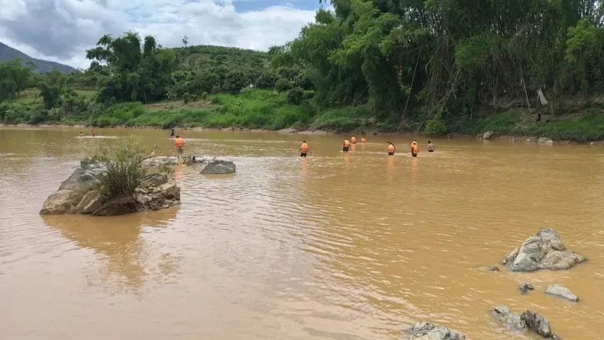 Tìm thấy thi thể nạn nhân thứ hai trong vụ 2 phụ nữ đuối nước trên sông Mã