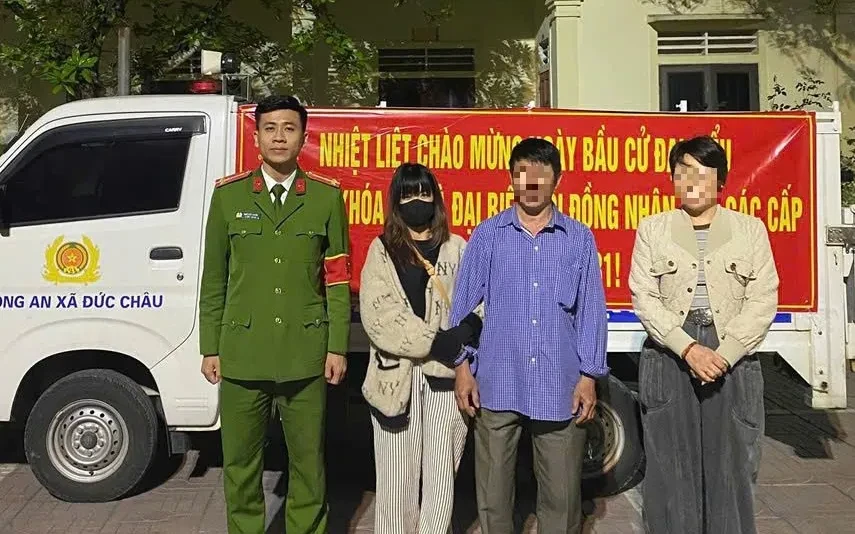 Tin lời kẻ lừa đảo trên mạng, cô gái một mình đi hàng trăm km vào Nghệ An Tin lời kẻ lừa đảo trên mạng, cô gái một mình đi hàng trăm km vào Nghệ An