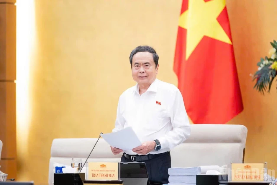 Tin nổi bật ngày 1/10: Tổng Bí thư, Chủ tịch nước làm việc với Ban Chính sách, chiến lược Trung ương; Thủ tướng chủ trì Hội nghị thực hiện công tác đánh giá, xếp loại cán bộ Tin nổi bật ngày 1/10: Tổng Bí thư, Chủ tịch nước làm việc với Ban Chính sách, chiến lược Trung ương; Thủ tướng chủ trì Hội nghị thực hiện công tác đánh giá, xếp loại cán bộ