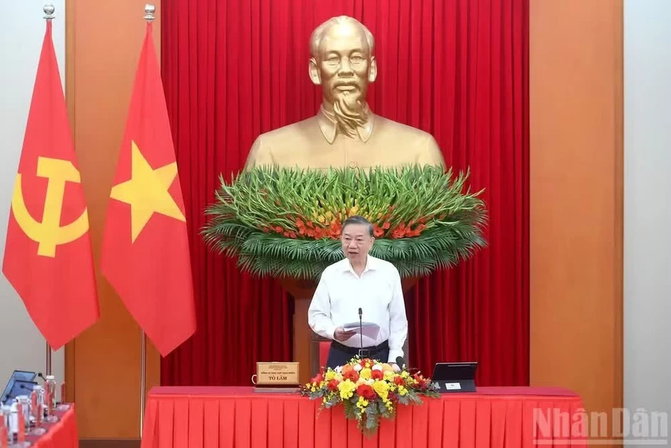Tin nổi bật ngày 1/10: Tổng Bí thư, Chủ tịch nước làm việc với Ban Chính sách, chiến lược Trung ương; Thủ tướng chủ trì Hội nghị thực hiện công tác đánh giá, xếp loại cán bộ Tin nổi bật ngày 1/10: Tổng Bí thư, Chủ tịch nước làm việc với Ban Chính sách, chiến lược Trung ương; Thủ tướng chủ trì Hội nghị thực hiện công tác đánh giá, xếp loại cán bộ