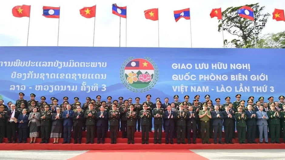 Tin nổi bật ngày 10/7: Công bố các nghị quyết của Ủy ban Thường vụ Quốc hội khóa XVI; Giao lưu Hữu nghị Quốc phòng biên giới Việt Nam-Lào lần thứ 3 Tin nổi bật ngày 10/7: Công bố các nghị quyết của Ủy ban Thường vụ Quốc hội khóa XVI; Giao lưu Hữu nghị Quốc phòng biên giới Việt Nam-Lào lần thứ 3