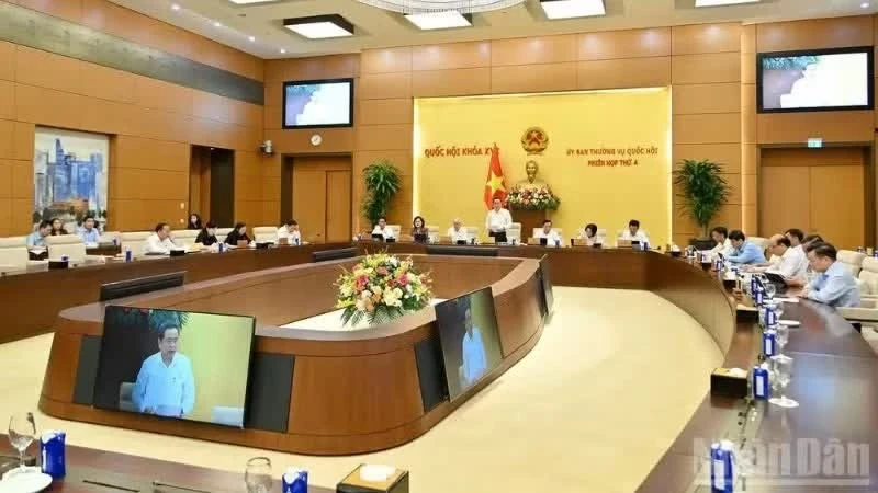 Tin nổi bật ngày 10/7: Công bố các nghị quyết của Ủy ban Thường vụ Quốc hội khóa XVI; Giao lưu Hữu nghị Quốc phòng biên giới Việt Nam-Lào lần thứ 3 Tin nổi bật ngày 10/7: Công bố các nghị quyết của Ủy ban Thường vụ Quốc hội khóa XVI; Giao lưu Hữu nghị Quốc phòng biên giới Việt Nam-Lào lần thứ 3