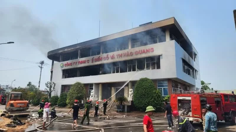 Tin nổi bật ngày 12/4: Quy định mới về thi hành Điều lệ Đảng; Quân khu 1 đón nhận Danh hiệu Anh hùng Lực lượng vũ trang nhân dân Tin nổi bật ngày 12/4: Quy định mới về thi hành Điều lệ Đảng; Quân khu 1 đón nhận Danh hiệu Anh hùng Lực lượng vũ trang nhân dân