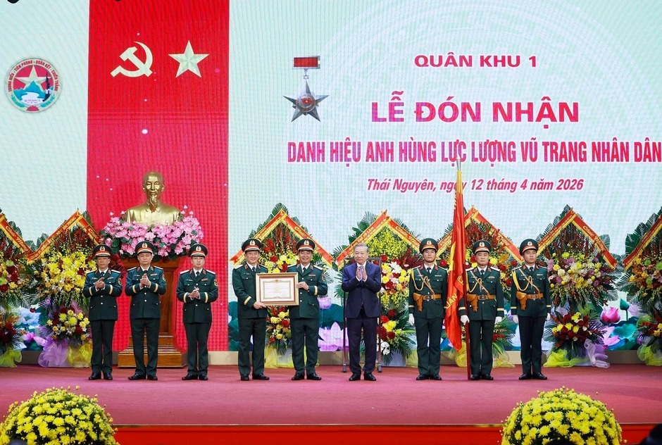 Tin nổi bật ngày 12/4: Quy định mới về thi hành Điều lệ Đảng; Quân khu 1 đón nhận Danh hiệu Anh hùng Lực lượng vũ trang nhân dân Tin nổi bật ngày 12/4: Quy định mới về thi hành Điều lệ Đảng; Quân khu 1 đón nhận Danh hiệu Anh hùng Lực lượng vũ trang nhân dân