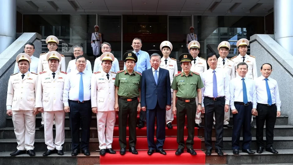 Tin nổi bật ngày 13/7: Khắc phục những khoảng trống để văn hóa thực sự là nền tảng tinh thần, động lực tăng trưởng; Khởi tố thêm 15 bị can liên quan Kỳ thi tốt nghiệp trung học phổ thông tại Tuyên Quang