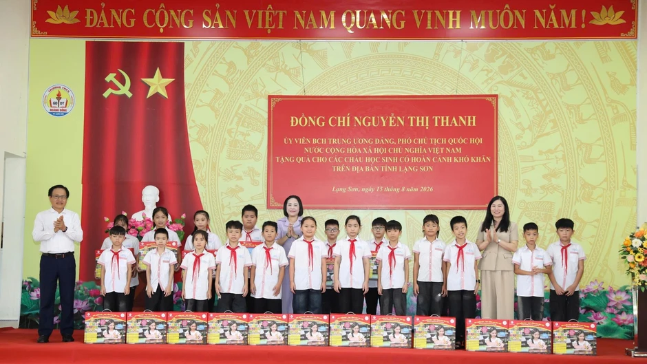 Tin nổi bật ngày 15/8: Phó Thủ tướng Thường trực Chính phủ Phạm Gia Túc thăm và làm việc tại Quảng Ngãi; Động đất ở Indonesia gây nhiều thiệt hại