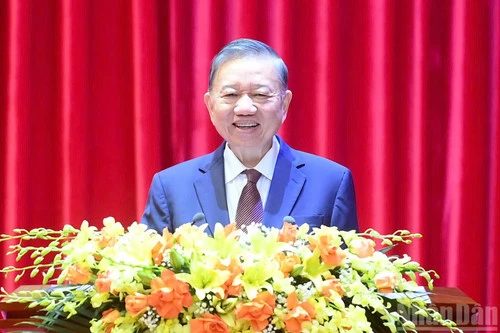 Tin nổi bật ngày 17/8: Khai mạc chương trình bồi dưỡng, cập nhật kiến thức đối với Ủy viên Trung ương Đảng khóa XIV; Tổng Bí thư, Chủ tịch nước thăm và làm việc tại Học viện Kỹ thuật và Công nghệ an ninh