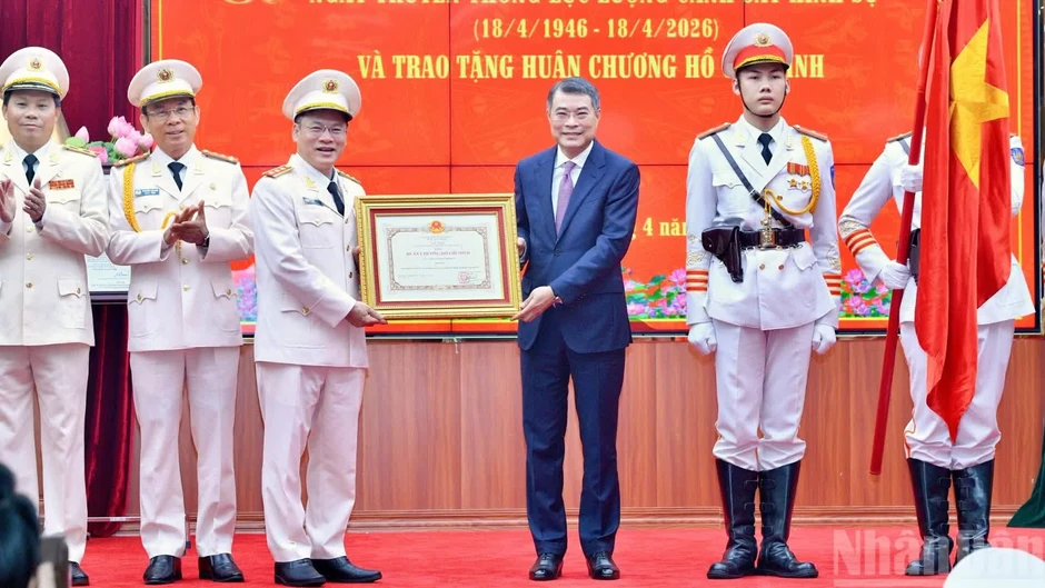 Tin nổi bật ngày 18/4: Tổng Bí thư, Chủ tịch nước Tô Lâm gặp mặt các già làng, trưởng bản, nghệ nhân, người có uy tín tiêu biểu; Khánh thành nhà máy Nhiệt điện Vũng Áng II Tin nổi bật ngày 18/4: Tổng Bí thư, Chủ tịch nước Tô Lâm gặp mặt các già làng, trưởng bản, nghệ nhân, người có uy tín tiêu biểu; Khánh thành nhà máy Nhiệt điện Vũng Áng II
