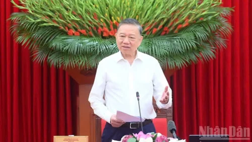 Tin nổi bật ngày 22/8: Bộ Chính trị ban hành quy định về chức năng, nhiệm vụ Ban Chỉ đạo Trung ương về đối ngoại và hội nhập quốc tế; Bão số 4 gây mưa lớn ở phía Đông Bắc Bộ và Thanh Hóa Tin nổi bật ngày 22/8: Bộ Chính trị ban hành quy định về chức năng, nhiệm vụ Ban Chỉ đạo Trung ương về đối ngoại và hội nhập quốc tế; Bão số 4 gây mưa lớn ở phía Đông Bắc Bộ và Thanh Hóa