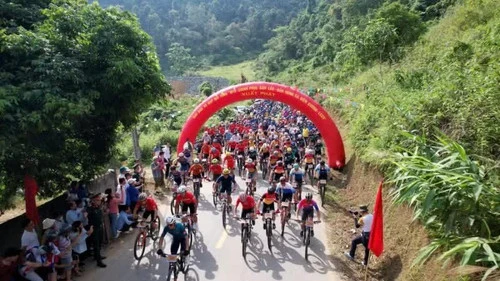 Tin nổi bật ngày 24/5: Chuyển đổi mạnh mẽ phương thức đào tạo, bồi dưỡng nâng cao năng lực cán bộ, công chức; Đánh giá cán bộ hằng quý theo “6 rõ” Tin nổi bật ngày 24/5: Chuyển đổi mạnh mẽ phương thức đào tạo, bồi dưỡng nâng cao năng lực cán bộ, công chức; Đánh giá cán bộ hằng quý theo “6 rõ”