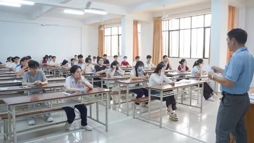 Tin nổi bật ngày 24/5: Chuyển đổi mạnh mẽ phương thức đào tạo, bồi dưỡng nâng cao năng lực cán bộ, công chức; Đánh giá cán bộ hằng quý theo “6 rõ” Tin nổi bật ngày 24/5: Chuyển đổi mạnh mẽ phương thức đào tạo, bồi dưỡng nâng cao năng lực cán bộ, công chức; Đánh giá cán bộ hằng quý theo “6 rõ”