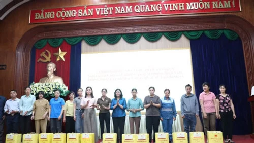 Tin nổi bật ngày 27/4: Tổng Bí thư, Chủ tịch nước Tô Lâm thăm và làm việc tại Thành phố Hồ Chí Minh; Nhiều hoạt động thăm, tặng quà gia đình chính sách, người lao động Tin nổi bật ngày 27/4: Tổng Bí thư, Chủ tịch nước Tô Lâm thăm và làm việc tại Thành phố Hồ Chí Minh; Nhiều hoạt động thăm, tặng quà gia đình chính sách, người lao động