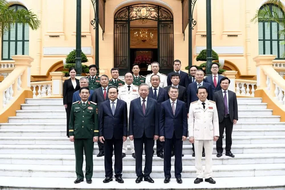 Tin nổi bật ngày 28/4: Phiên họp thứ nhất Hội đồng Quốc phòng và An ninh; Bộ Chính trị thống nhất điều chỉnh tăng mức lương cơ sở lên 2,53 triệu đồng từ ngày 1/7 Tin nổi bật ngày 28/4: Phiên họp thứ nhất Hội đồng Quốc phòng và An ninh; Bộ Chính trị thống nhất điều chỉnh tăng mức lương cơ sở lên 2,53 triệu đồng từ ngày 1/7