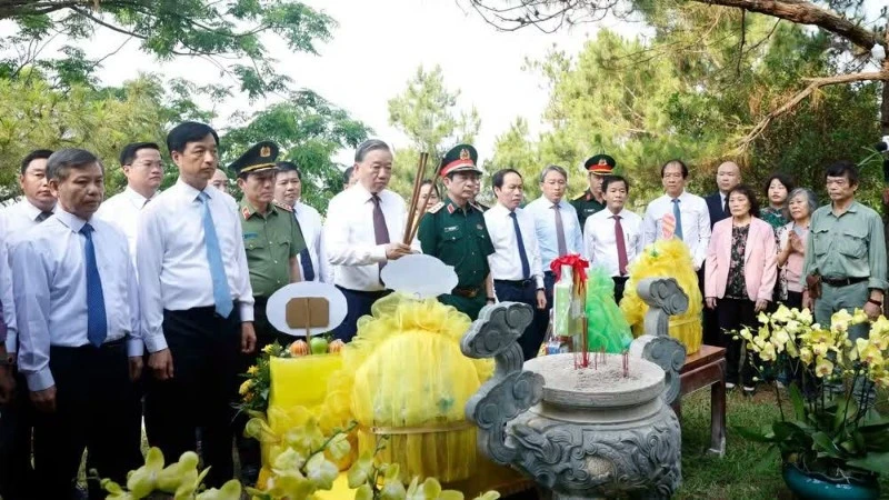 Tin nổi bật ngày 29/4: Thượng cờ "Thống nhất non sông" tại Quảng Trị; Khẩn trương hoàn thiện các kịch bản điều hành tăng trưởng Tin nổi bật ngày 29/4: Thượng cờ "Thống nhất non sông" tại Quảng Trị; Khẩn trương hoàn thiện các kịch bản điều hành tăng trưởng