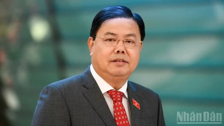 Tin nổi bật ngày 3/8: Khai mạc trọng thể Kỳ họp không thường lệ thứ nhất, Quốc hội khóa XVI; Quốc hội phê chuẩn ông Nguyễn Tiến Hải giữ chức Bộ trưởng Nội vụ Tin nổi bật ngày 3/8: Khai mạc trọng thể Kỳ họp không thường lệ thứ nhất, Quốc hội khóa XVI; Quốc hội phê chuẩn ông Nguyễn Tiến Hải giữ chức Bộ trưởng Nội vụ