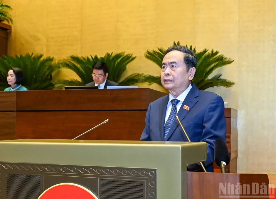 Tin nổi bật ngày 3/8: Khai mạc trọng thể Kỳ họp không thường lệ thứ nhất, Quốc hội khóa XVI; Quốc hội phê chuẩn ông Nguyễn Tiến Hải giữ chức Bộ trưởng Nội vụ Tin nổi bật ngày 3/8: Khai mạc trọng thể Kỳ họp không thường lệ thứ nhất, Quốc hội khóa XVI; Quốc hội phê chuẩn ông Nguyễn Tiến Hải giữ chức Bộ trưởng Nội vụ