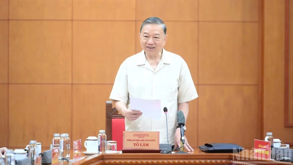 Tin nổi bật ngày 6/8: Tổng Bí thư, Chủ tịch nước Tô Lâm chủ trì làm việc với Đảng ủy Chính phủ; Trình Quốc hội việc thành lập thành phố Quảng Ninh và thành phố Bắc Ninh Tin nổi bật ngày 6/8: Tổng Bí thư, Chủ tịch nước Tô Lâm chủ trì làm việc với Đảng ủy Chính phủ; Trình Quốc hội việc thành lập thành phố Quảng Ninh và thành phố Bắc Ninh
