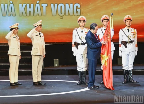 Tin nổi bật ngày 8/8: Chủ tịch Quốc hội dự Lễ kỷ niệm 70 năm Ngày truyền thống lực lượng Cảnh sát kinh tế; Bí thư Thành ủy Hà Nội “chốt” tiến độ 2 dự án giao thông quan trọng Tin nổi bật ngày 8/8: Chủ tịch Quốc hội dự Lễ kỷ niệm 70 năm Ngày truyền thống lực lượng Cảnh sát kinh tế; Bí thư Thành ủy Hà Nội “chốt” tiến độ 2 dự án giao thông quan trọng