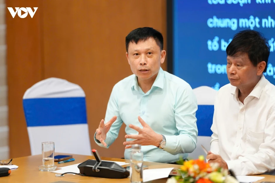 Tinh gọn báo chí để mạnh hơn, không phải thu hẹp tiếng nói chính thống Tinh gọn báo chí để mạnh hơn, không phải thu hẹp tiếng nói chính thống