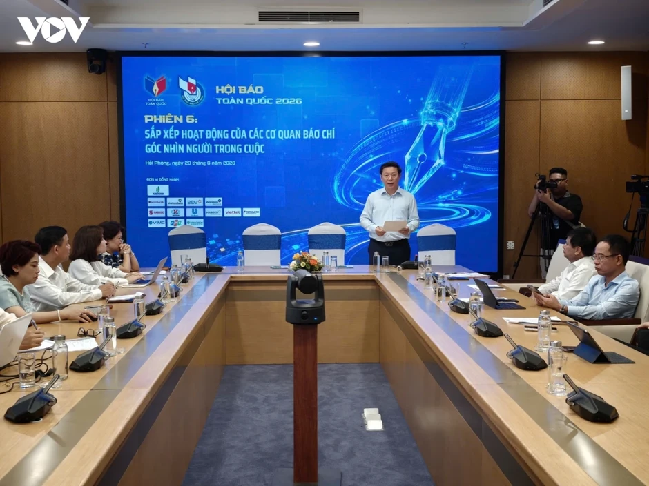 Tinh gọn báo chí để mạnh hơn, không phải thu hẹp tiếng nói chính thống Tinh gọn báo chí để mạnh hơn, không phải thu hẹp tiếng nói chính thống