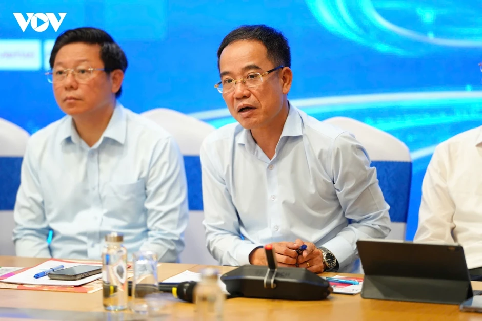 Tinh gọn báo chí để mạnh hơn, không phải thu hẹp tiếng nói chính thống Tinh gọn báo chí để mạnh hơn, không phải thu hẹp tiếng nói chính thống