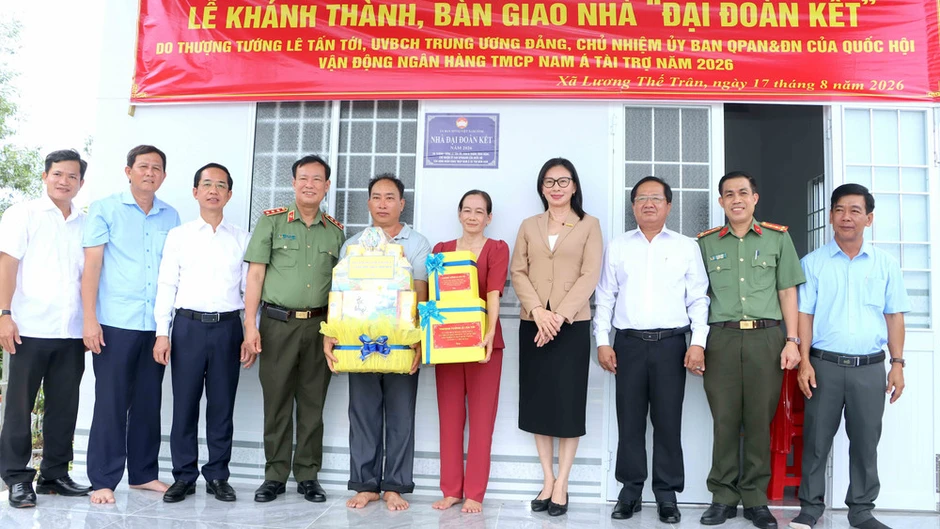 Tình quân dân Cà Mau qua những mái ấm Đại đoàn kết Tình quân dân Cà Mau qua những mái ấm Đại đoàn kết