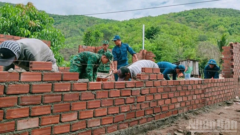 Tình quân dân ở vùng khó Khánh Hòa