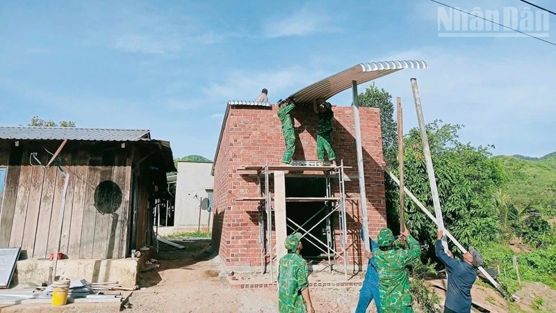 Tình quân dân ở vùng khó Khánh Hòa