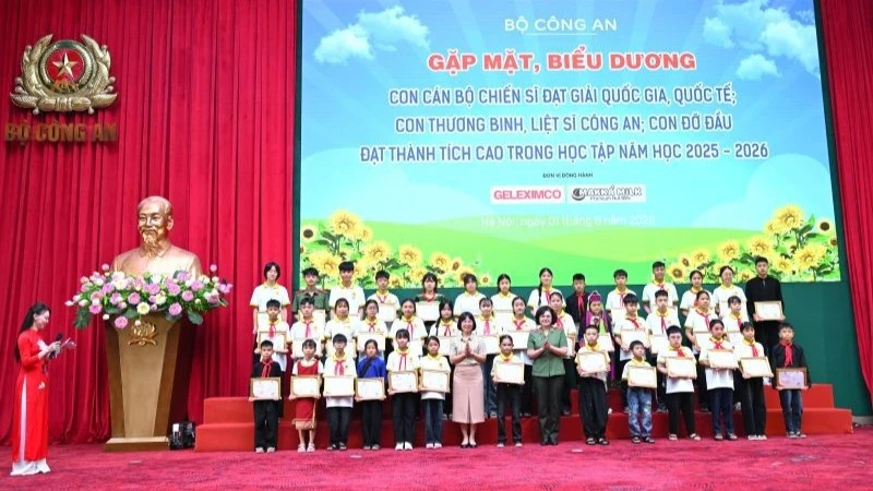 Tổ chức hoạt động chăm lo trẻ em trong Công an theo hướng thiết thực, bền vững, lâu dài