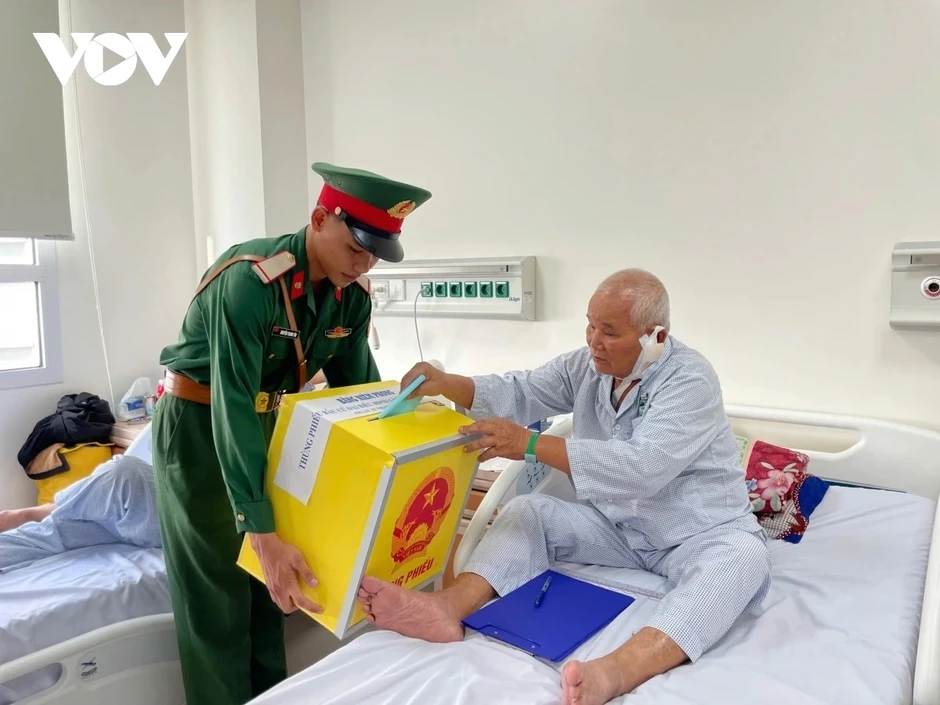 Tổ giúp việc – lực lượng thầm lặng của ngày bầu cử Tổ giúp việc – lực lượng thầm lặng của ngày bầu cử