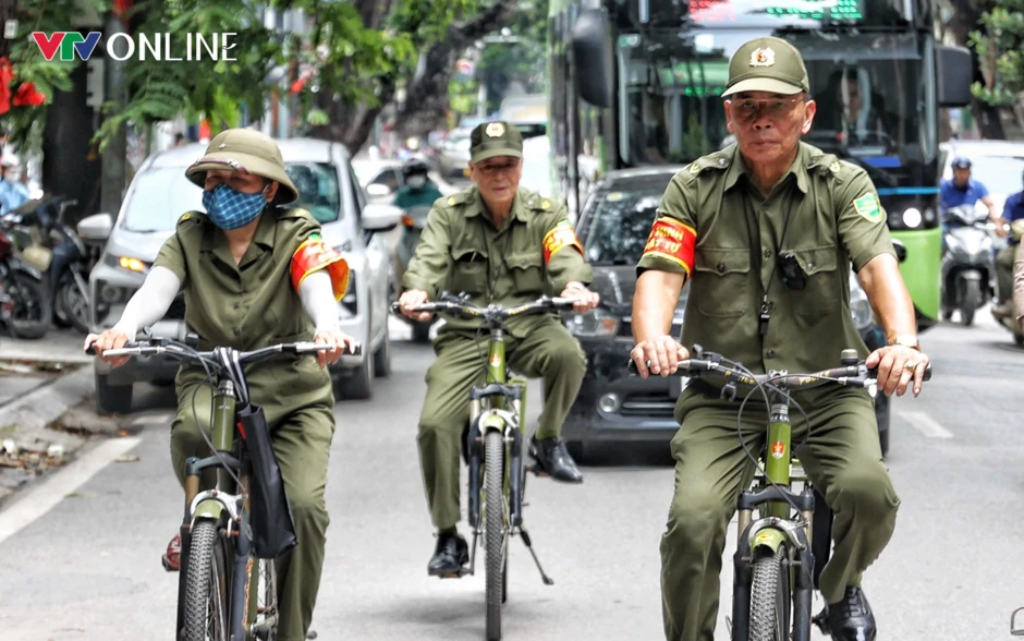 Tổ tuần tra "Ba nhất" góp phần giữ vững an ninh, trật tự tại phường Hai Bà Trưng (Hà Nội) Tổ tuần tra "Ba nhất" góp phần giữ vững an ninh, trật tự tại phường Hai Bà Trưng (Hà Nội)