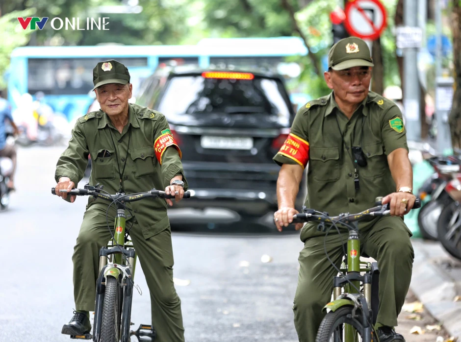 Tổ tuần tra "Ba nhất" góp phần giữ vững an ninh, trật tự tại phường Hai Bà Trưng (Hà Nội) Tổ tuần tra "Ba nhất" góp phần giữ vững an ninh, trật tự tại phường Hai Bà Trưng (Hà Nội)