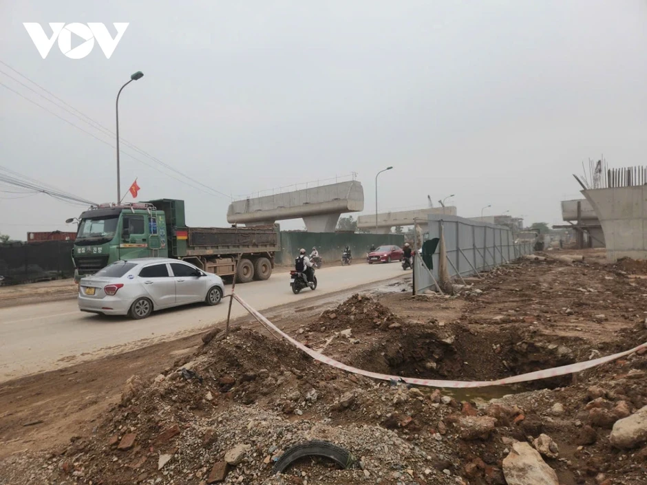 Tồn tại nhiều bất cập khi thi công đường Vành đai 4 tại Yên Nghĩa, Hà Nội