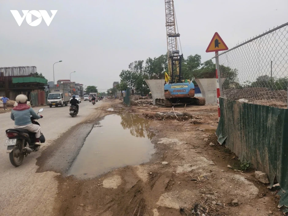 Tồn tại nhiều bất cập khi thi công đường Vành đai 4 tại Yên Nghĩa, Hà Nội