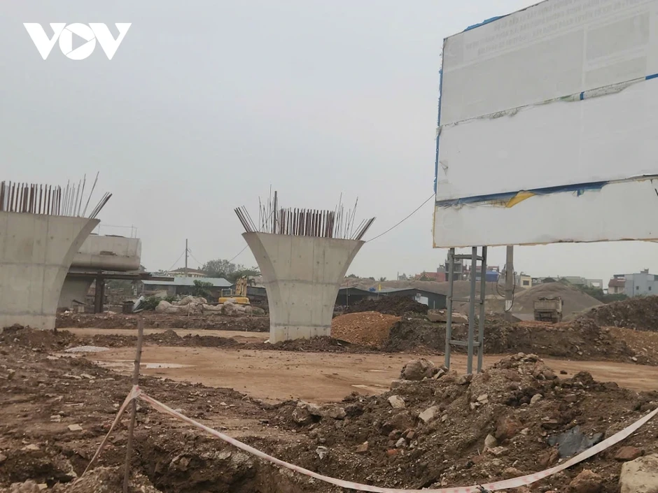Tồn tại nhiều bất cập khi thi công đường Vành đai 4 tại Yên Nghĩa, Hà Nội