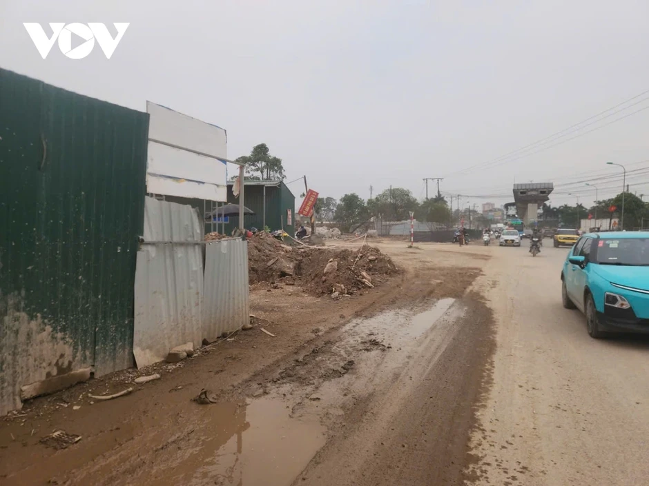 Tồn tại nhiều bất cập khi thi công đường Vành đai 4 tại Yên Nghĩa, Hà Nội