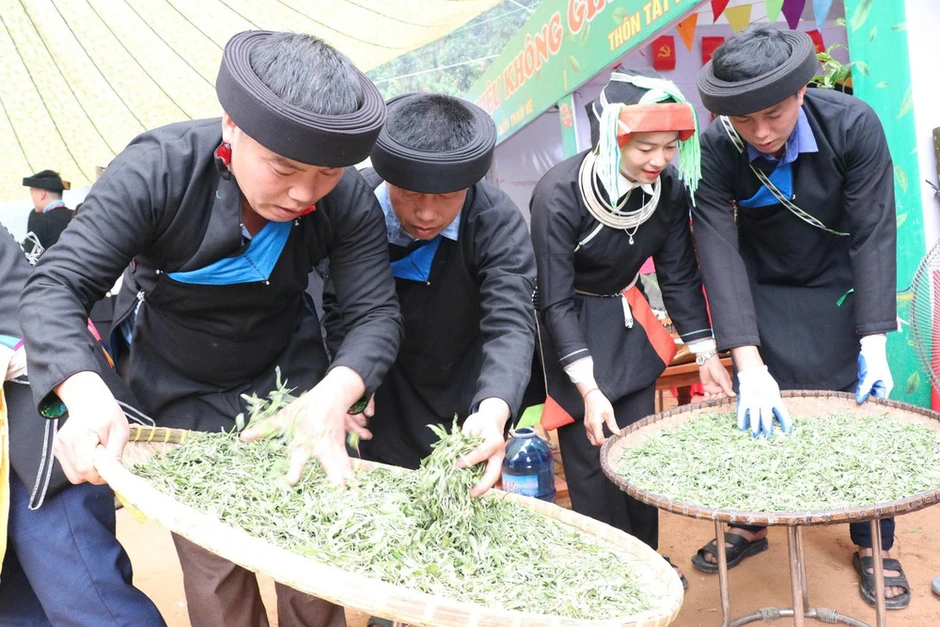 Tôn vinh giá trị nghề làm chè Shan tuyết truyền thống ở Cao Bồ Tôn vinh giá trị nghề làm chè Shan tuyết truyền thống ở Cao Bồ
