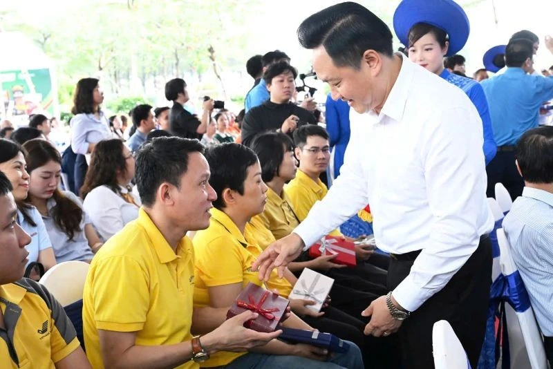 Tôn vinh trí tuệ, khát vọng sáng tạo của đội ngũ trí thức Việt Nam Tôn vinh trí tuệ, khát vọng sáng tạo của đội ngũ trí thức Việt Nam