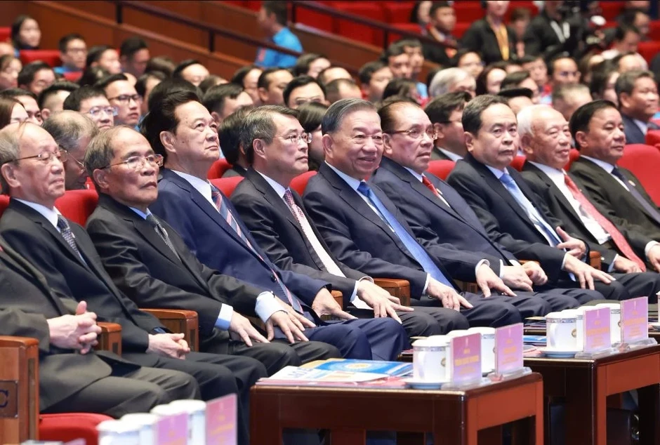 Tổng Bí thư, Chủ tịch nước: Công đoàn phải đổi mới nhanh hơn, sâu hơn và thực chất hơn Tổng Bí thư, Chủ tịch nước: Công đoàn phải đổi mới nhanh hơn, sâu hơn và thực chất hơn