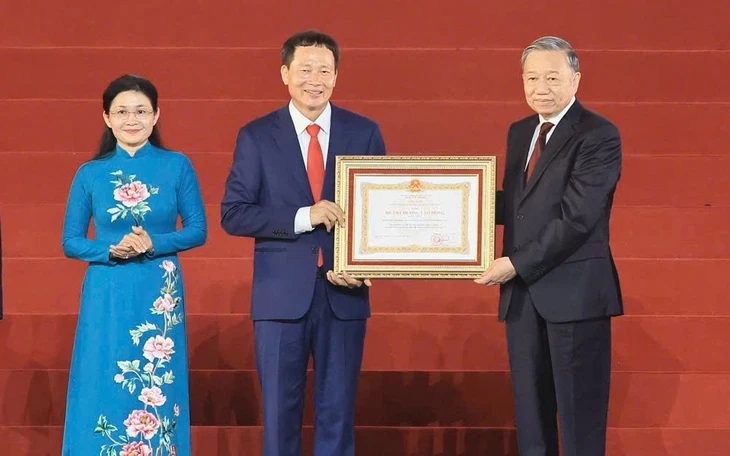 Tổng Bí thư, Chủ tịch nước Tô Lâm nêu 6 định hướng Đồng Nai thành đô thị giàu năng lực cạnh tranh Tổng Bí thư, Chủ tịch nước Tô Lâm nêu 6 định hướng Đồng Nai thành đô thị giàu năng lực cạnh tranh